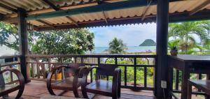 SeeSea Thai wooden house on beachfront