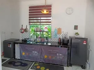 Haji Ineng Homestay- Guest House - Kota Samarahan