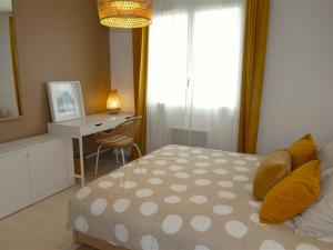 Appartements Appartement Moderne 2 Ch. - Proche Plage - Box WiFi - Tout Confort - FR-1-323-280 : photos des chambres