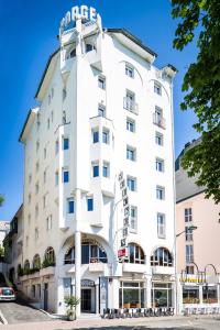 Saint Georges hotel, 
Lourdes, France.
The photo picture quality can be
variable. We apologize if the
quality is of an unacceptable
level.