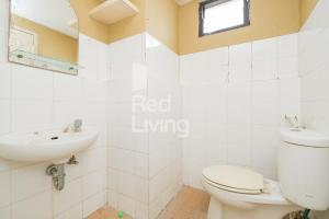 RedLiving Apartemen Kebagusan City - Niki Room