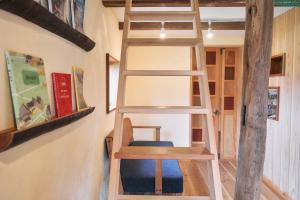 自然素材でリノベした木の香り漂う貸切宿｜藤野民宿（Fujino Guest House）