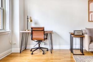 Murray Hill 1BR w Elevator Gym DM on 6 line NYC-624