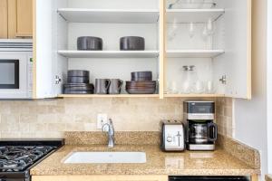 Murray Hill 1BR w Elevator Gym DM on 6 line NYC-624