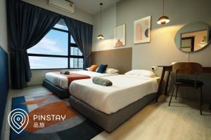 Jesselton Quay by Pinstay