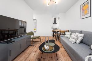 Kasprowicza 15 by Homeprime