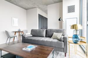 W Loop Studio w Pool Gym nr Restaurant Row CHI-283