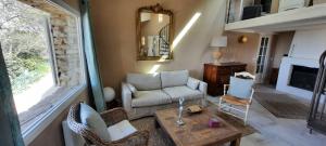 B&B / Chambres d'hotes Mas de charme au calme en pleine garrigue : photos des chambres