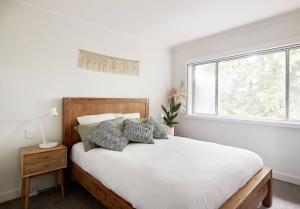 Central Treetop Overlook with Parking in Windsor