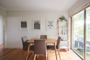 Central Treetop Overlook with Parking in Windsor