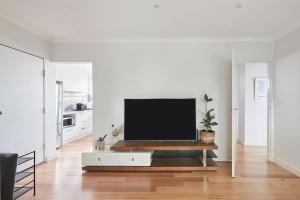 Central Treetop Overlook with Parking in Windsor