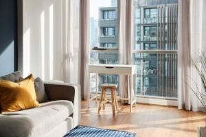 Cosmo Corner - Tranquil Vibes over South Melbourne