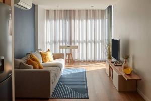 Cosmo Corner - Tranquil Vibes over South Melbourne