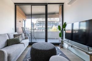 Stunning Modern Style with a Gym, Pool and Spa