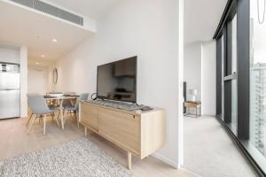 Elevated City Lifestyle by Melbourne Square