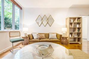 Coolullah Catch - Enjoy Mid-Century Urban Living