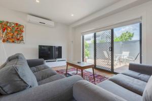 Trendy and Spacious Brunswick Stay with Outdoor Deck