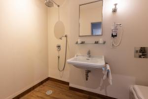 Appartements La Maison Blanche - AppartHotels de charme Chic & Cosy a 350m du coeur de ville de Limoges - Acces autonome : photos des chambres