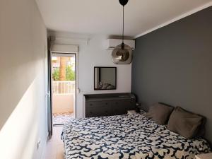APT en Benalmádena 1 dormitorio Terraza con vistas al mar y jardín Piscina Wifi Nuevo