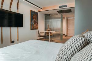 Poem Suites by Airnest