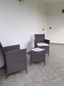 Dreibettzimmer mit Dusche
