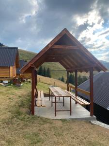 Vikendica KOLIBA NISAVIC