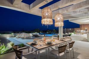 Eran Luxury Villa with Private Pool & Sea Views, by ZanteWize