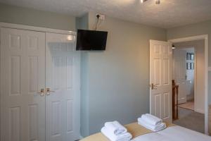 Hereford - Woodpecker House - Comfortable Modern House Located in South Hereford - Sleeps 6 - Perfect for Accessing Hereford Enterprise Zone in Rotherwas - Hosted By RENTMYHOUSE