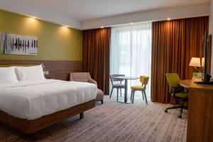 Premium Queen Room room in Hampton By Hilton Kalisz