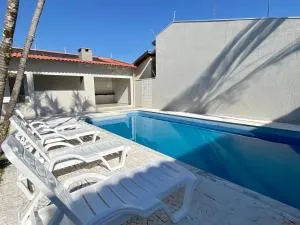 Linda Casa com Piscina - Echaporã