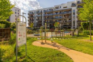 Modern Apartment Home Cinema Experience by Noclegi Renters