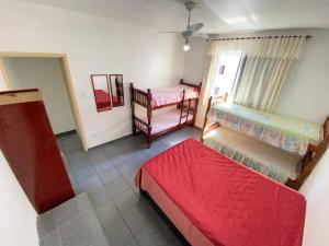 Pé na Areia Praia da Guilhermina IV