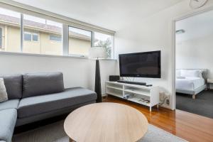 Bright and Modern Space with a Balcony and Parking