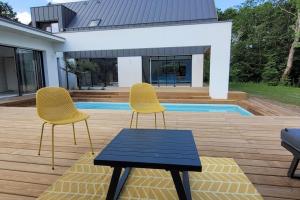 Villas Villa neuve contemporaine avec piscine : photos des chambres