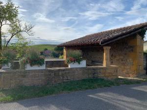 Maisons de vacances Charmant gite avec acces piscine : photos des chambres