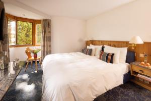 Deluxe Double Room room in Hotel Chesa Rosatsch - Home of Food