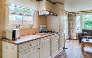 Nice Home In Heinkenszand With Wifi