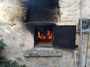 Maisons de vacances Romantic-Louveteaux-en-Provence**** : Maison 4 Chambres