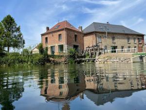 Maisons de vacances Le Gite du Moulin de la Pisciculture de Monchel sur Canche : Maison 3 Chambres