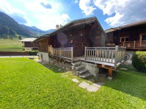 Chalets Chalet en plein coeur de village, 9 personnes, 2 chambres, 1 mezzanine - CH18 : photos des chambres