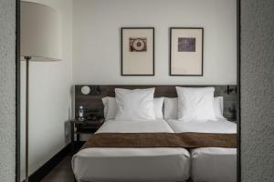 Family Room (2 Adults + 2 Children) room in Hotel Medium Valencia