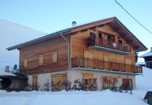 Chalet avec du charme, 12 personnes, 4 chambres - CH24