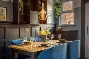 Stylish Romantic Country Escape near Chester - Rowton