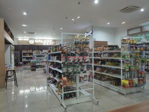 Twin Galaxy Studio 2Pax 5min to KSL CIQ