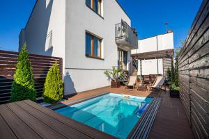 Praga Apartment with Swimming Pool