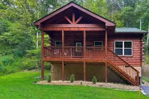 Cozy Cardinal - Boyds Creek