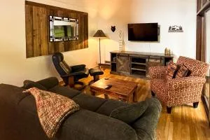 The Bear Den - Hermosa