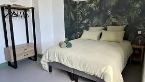 Chambre Tropicale au Domaine de l'Aven - 维拉尔泽卡巴尔代