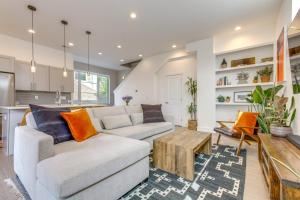 Modern Denver Townhome with Rooftop Terrace!