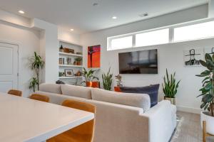 Modern Denver Townhome with Rooftop Terrace!